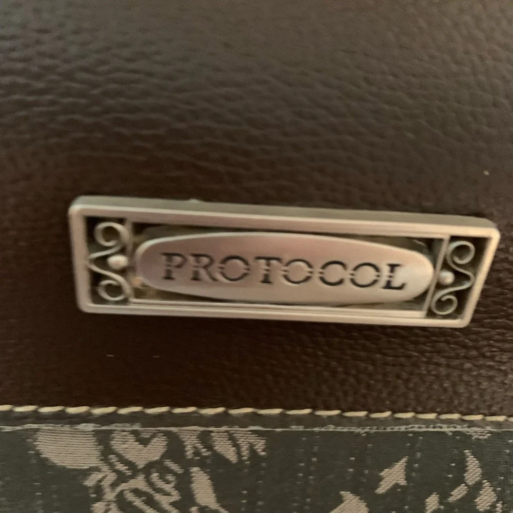 Protocol 2-Piece Luggage & Tote Set - Picture 13 of 16